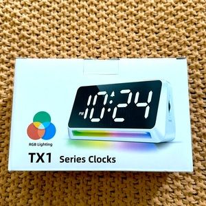 Color changing alarm clock